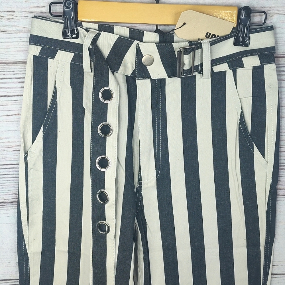 UNIQ Belted Striped Pants - Picture 7 of 12